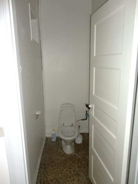 4531-2-2-Toilet.JPG